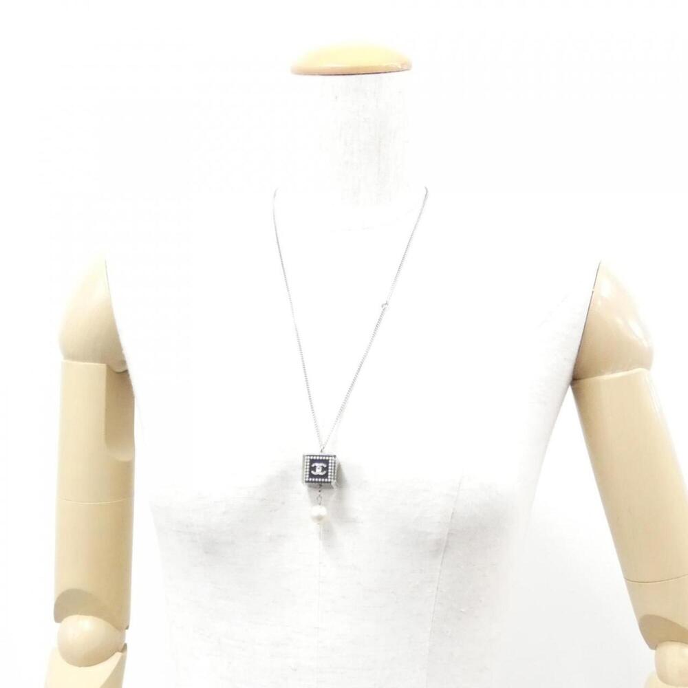 CHANEL Black Necklace - Picture 10 of 10